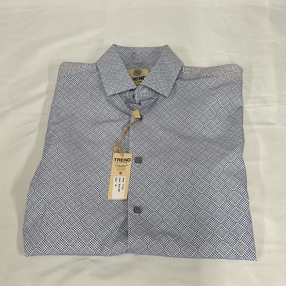 NWT Men’s short sleeve Trend button down shirt